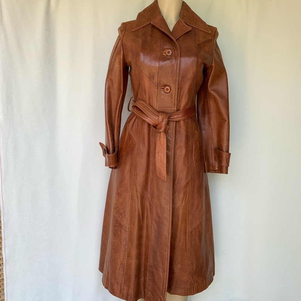 Vintage Trench Leather Coat - Cognac rich color - EUC